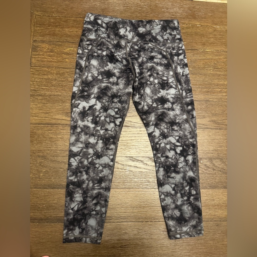 Athleta Black and Gray tie dye Patterned Leggings 7/8 crop size large